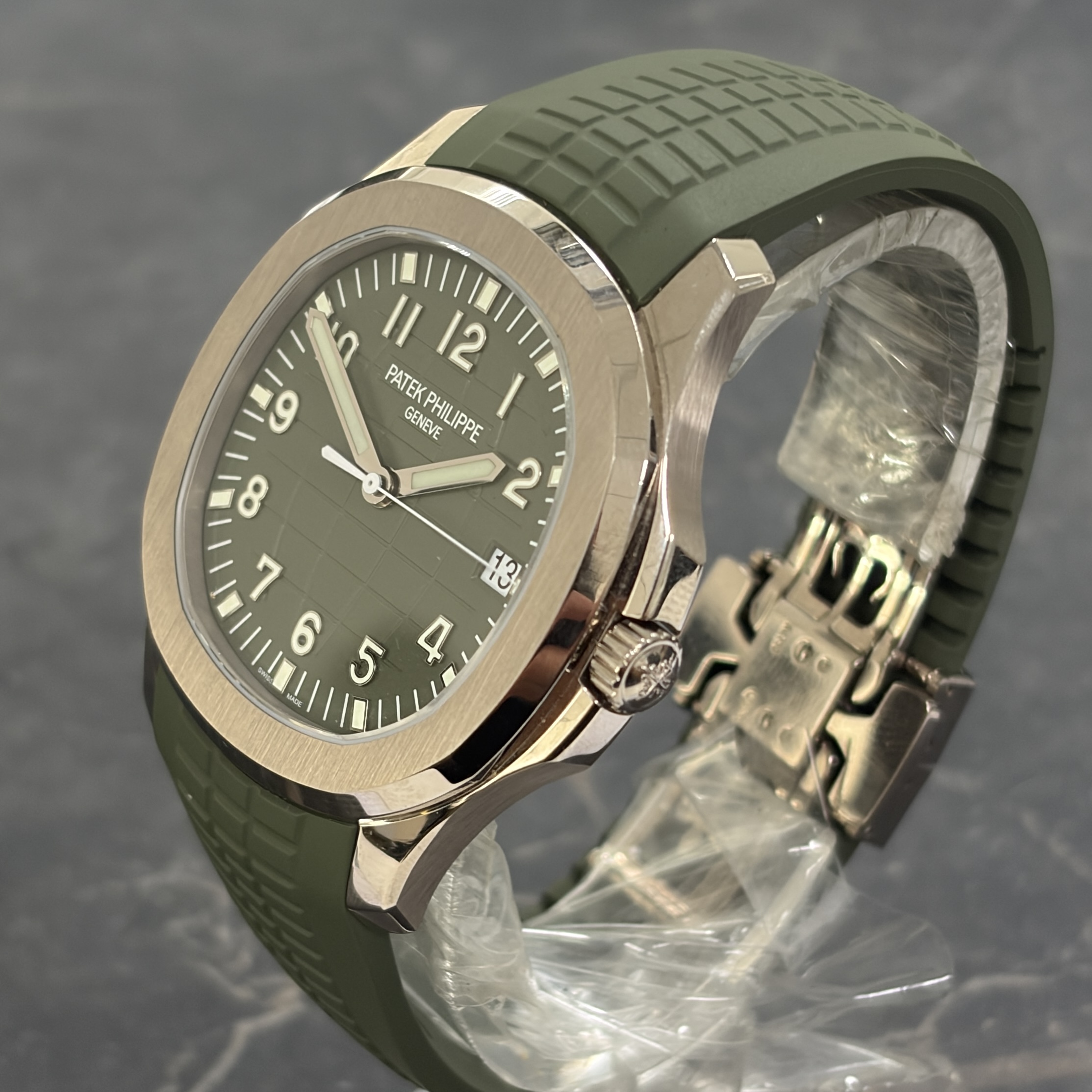 Patek Philippe Aquanaut 5168G White Gold, Green 2021